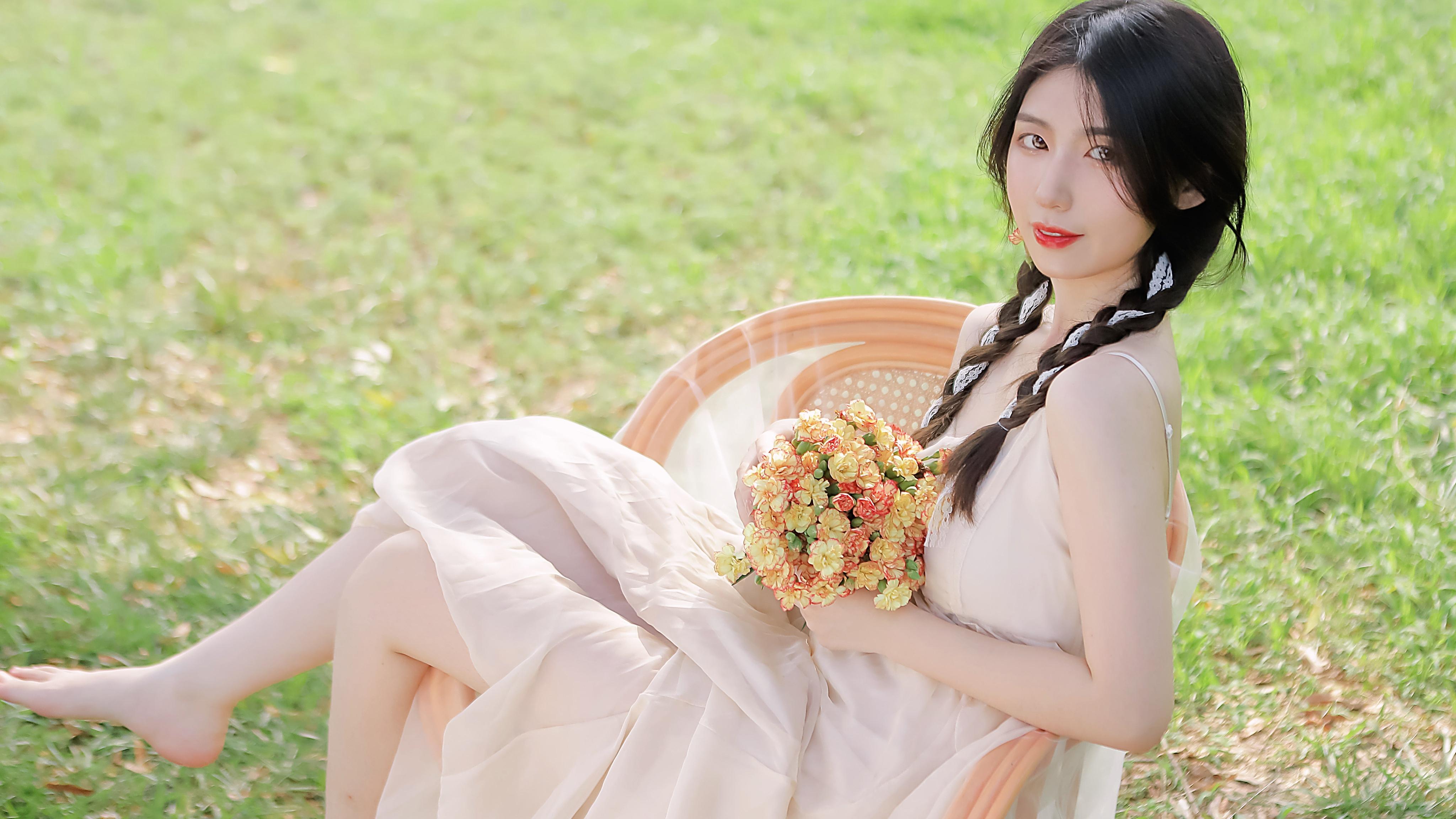 “峰·彩”珠峰摄影展亮相上海 60幅作品礼赞西藏自治区成立60周年